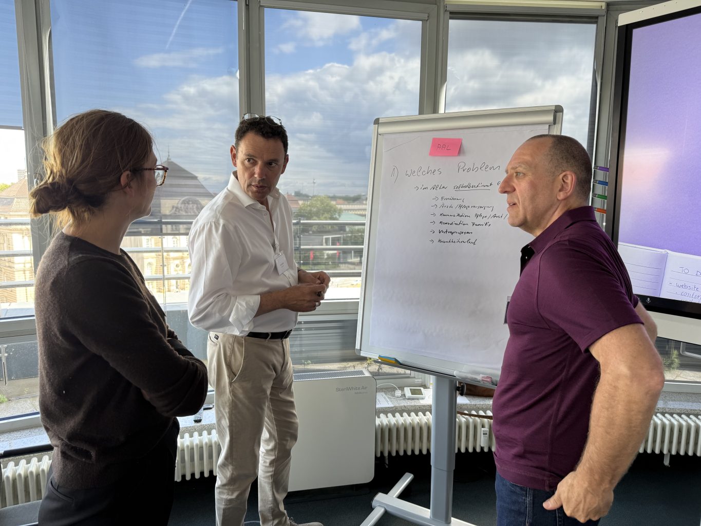 Im zweiten Arbeitsblock lag der Fokus auf der Entwicklung konkreter Use Cases in Kleingruppen. Hier wurden Ideen entwickelt, Herausforderungen identifiziert und vier datenbasierte Use Cases mit Vermarktungsperspektive erarbeitet.