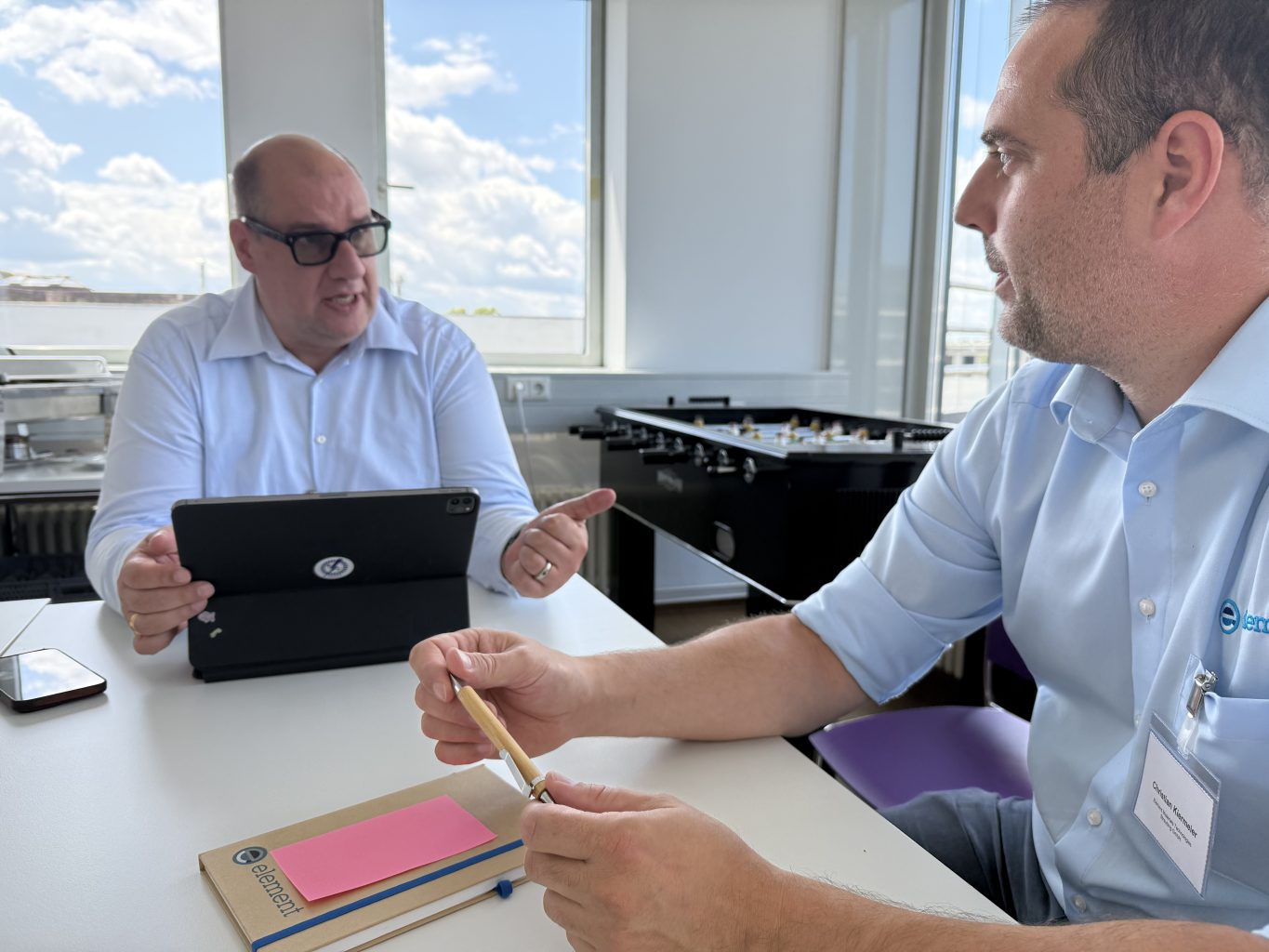 Zahlreiche assoziierte Partner nutzten im Workshop die Gelegenheit, sich vertieft mit der künftigen Ausrichtung des gemeinsamen Datenraums auseinanderzusetzen und eigene Perspektiven in die Gestaltung einzubringen.