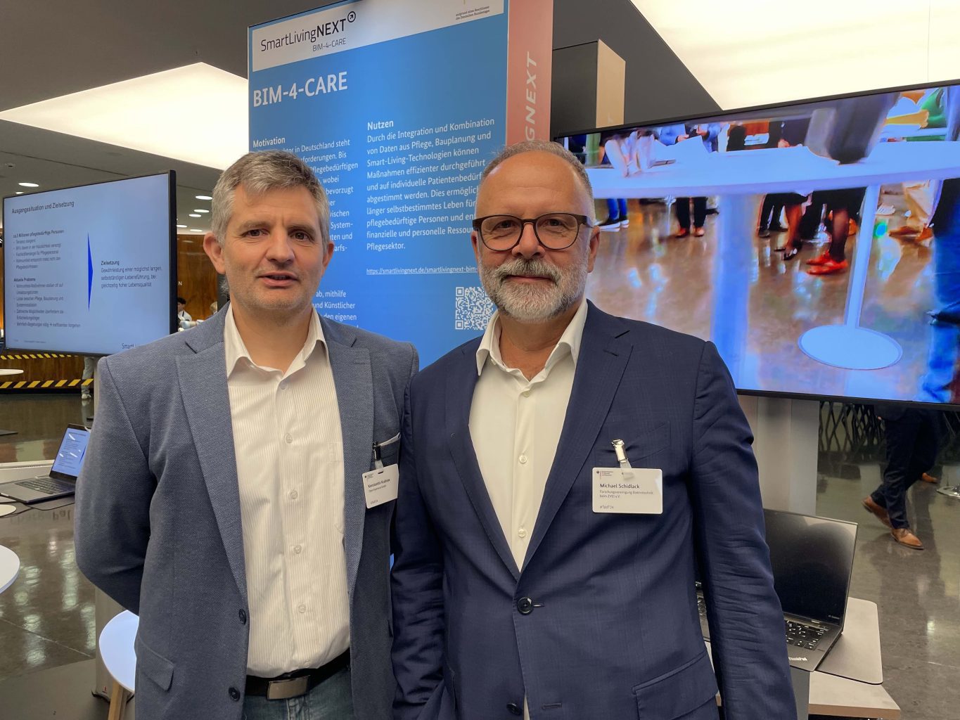 At the Digital Technologies Days, Konstantin Krahtov, Open Experience, and Michael Schidlack, FE at ZVEI, discussed the latest developments in building automation and provided information on the current state of development in SmartLivingNEXT. Photo: Maximilian Metzner 